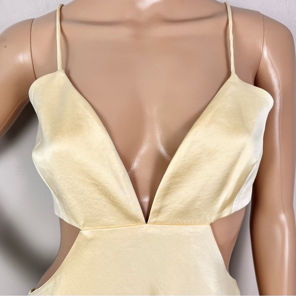 NEW SIGNIFICANT OTHER REVOLVE YELLOW CUTOUT MAXI DRESS - Picture 3 of 8